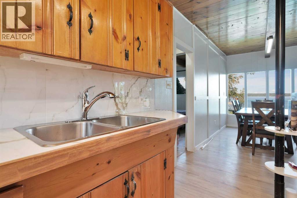 Listing photo – 57 Grand Avenue, Norglenwold