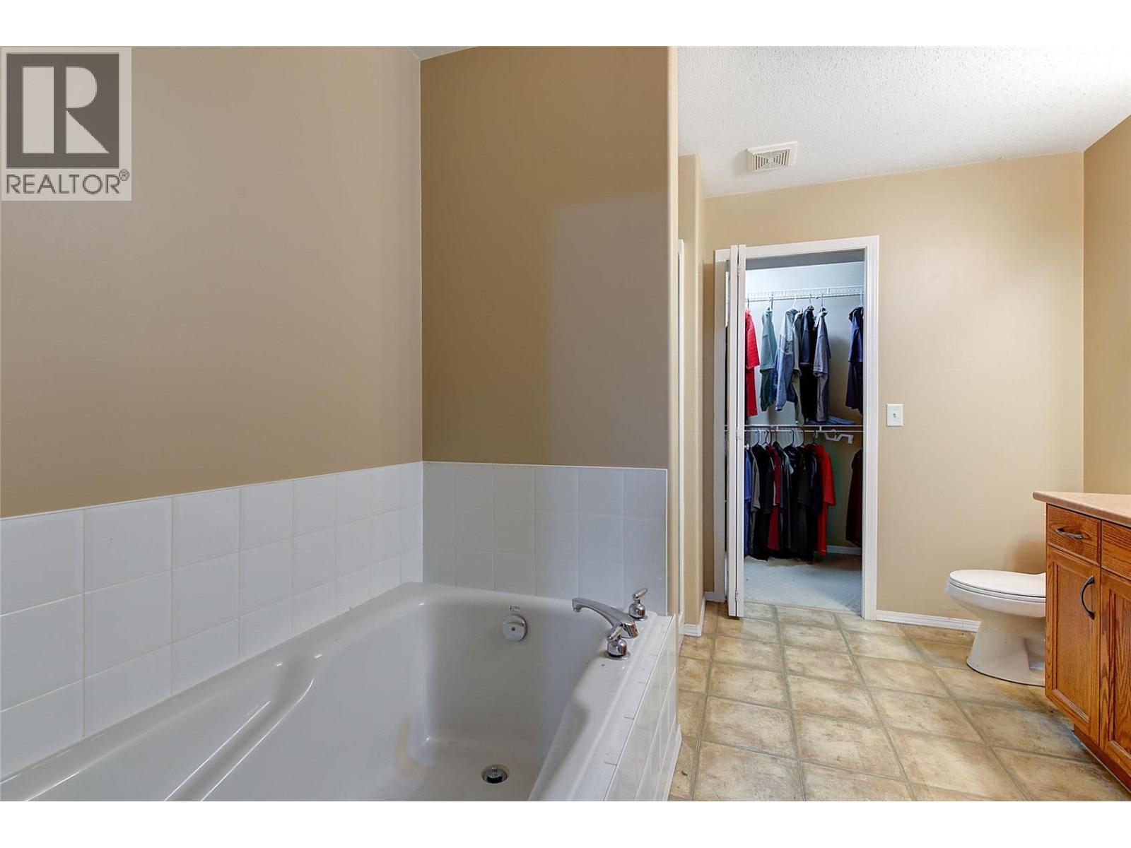 2281 Shannon Heights Court - 46