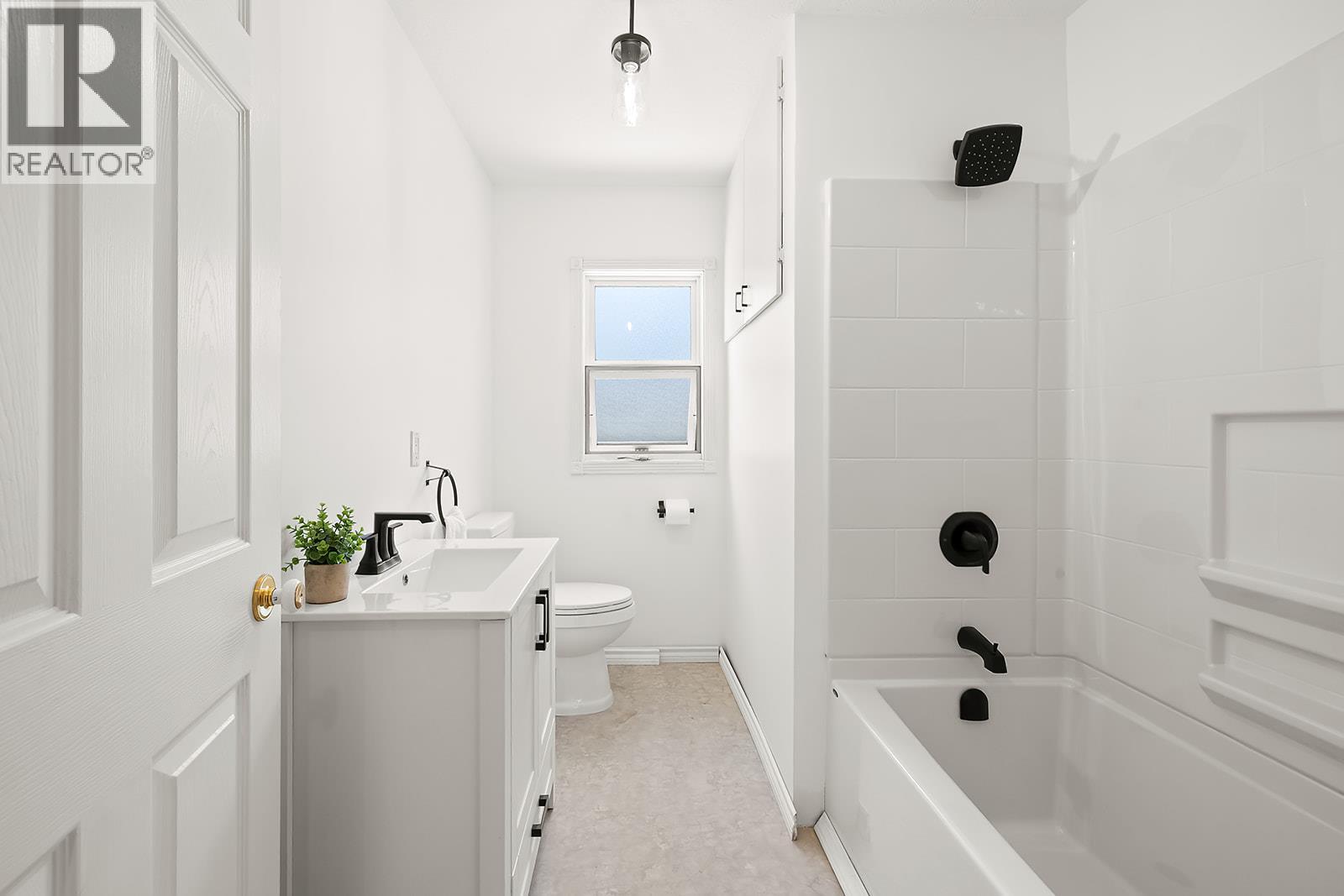 2103 ASH Street - 21