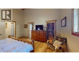 7159 Rosen Lake Road, Jaffray, BC V0B1T0 Photo 19