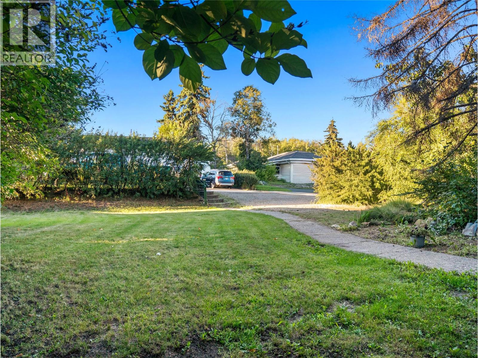 1517 94 Avenue - 4