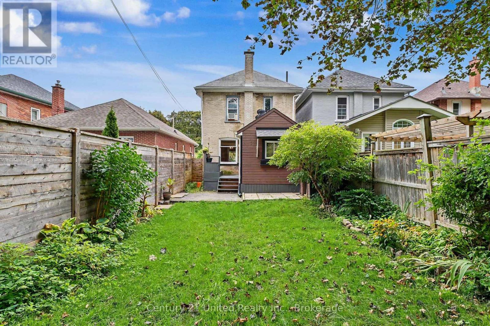 554 SHERBROOKE STREET - 26