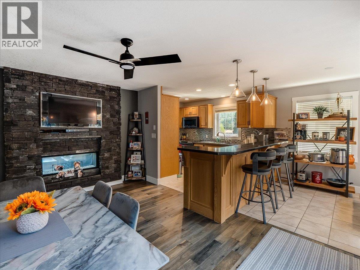 900 7TH Street - 16