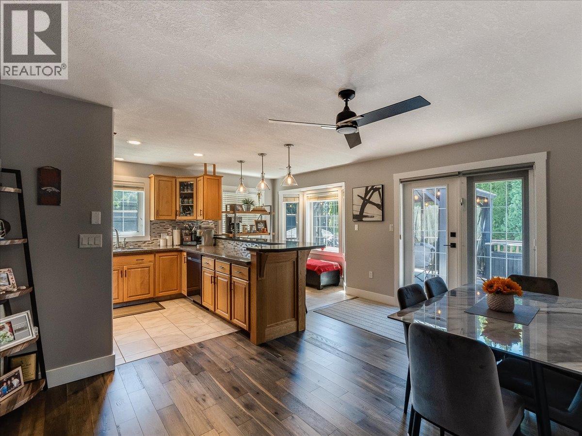 900 7TH Street - 17