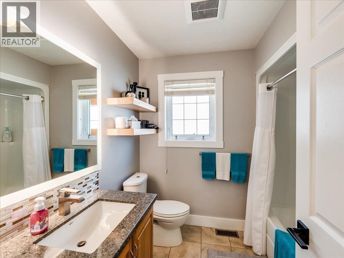 900 7TH Street - 25