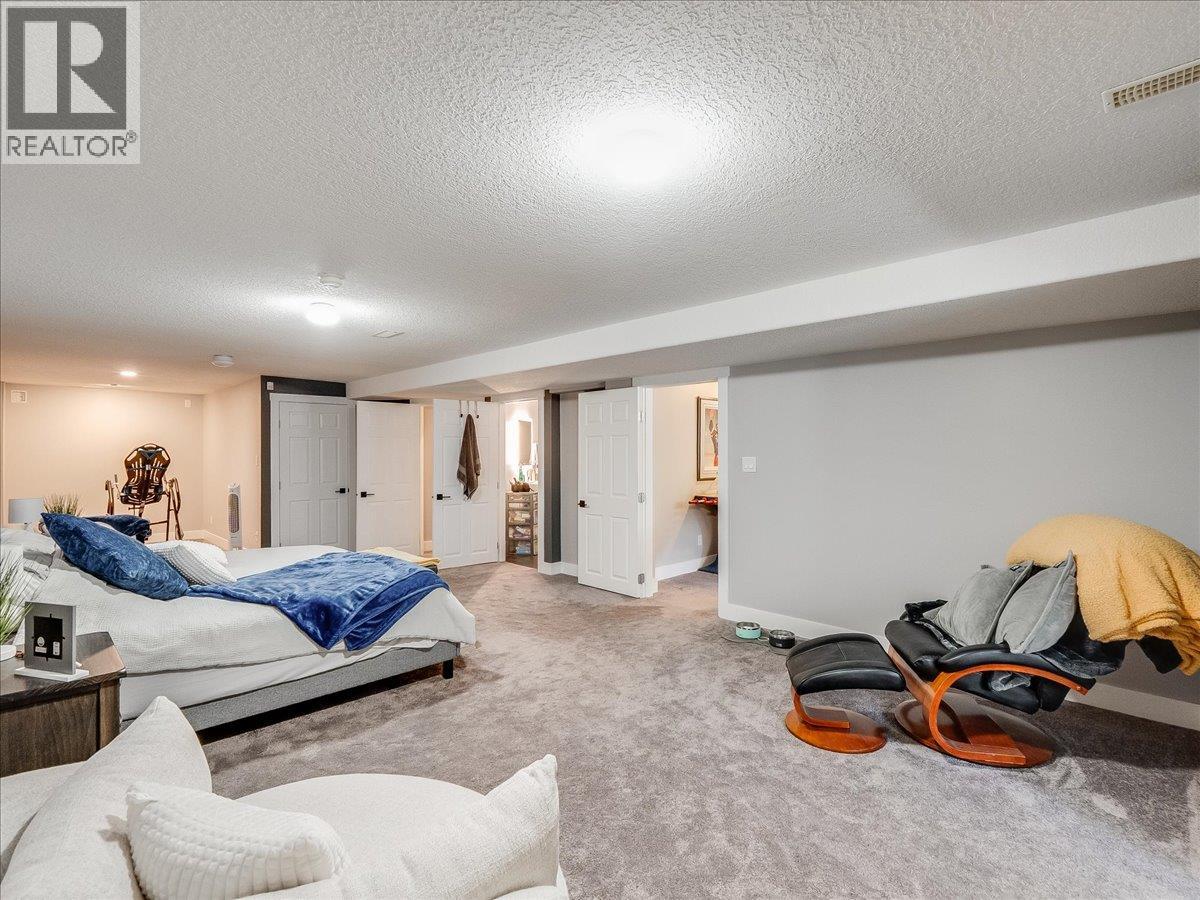 900 7TH Street - 30