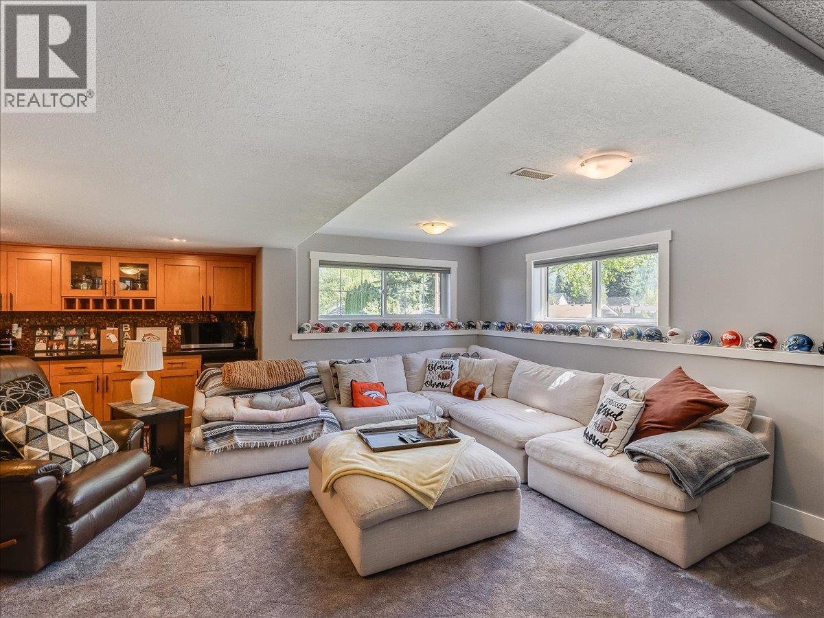 900 7TH Street - 31