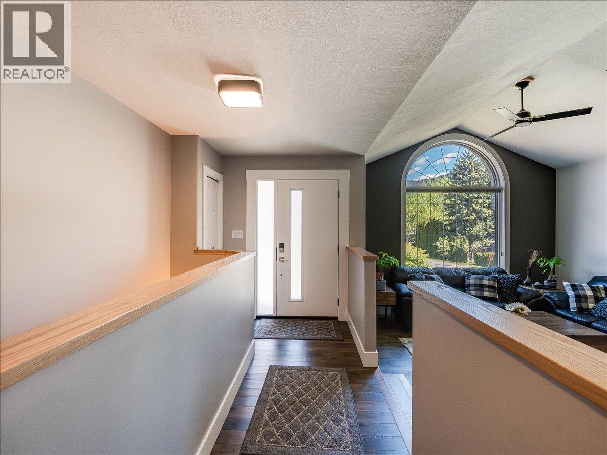 900 7TH Street - 4