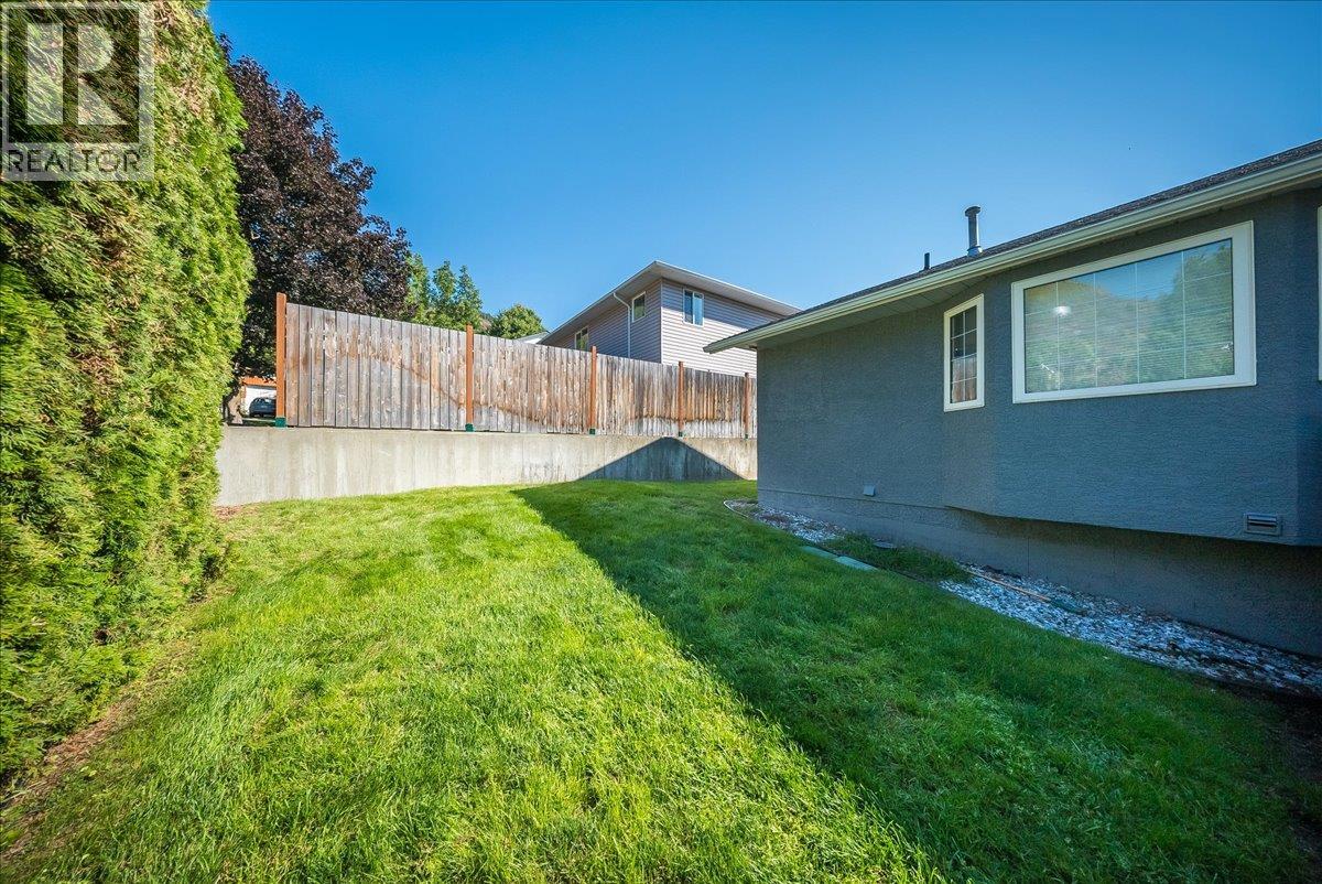 900 7TH Street - 52