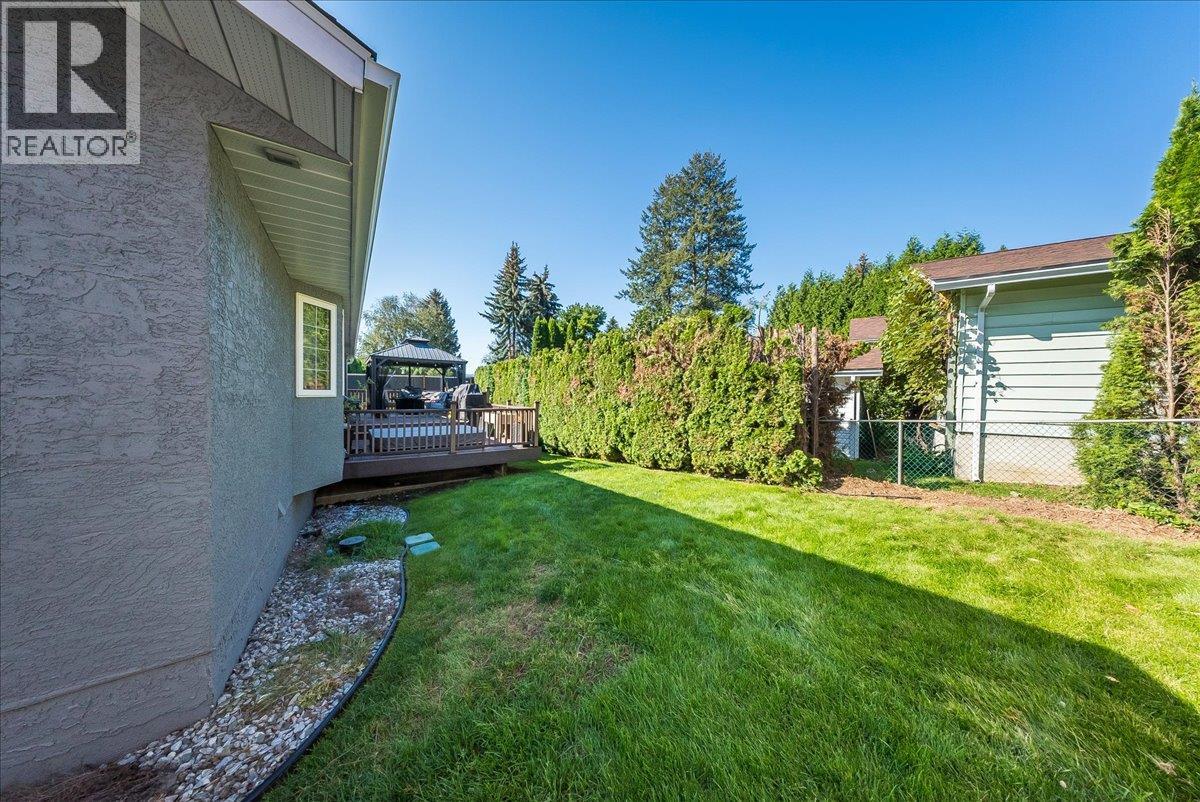900 7TH Street - 54