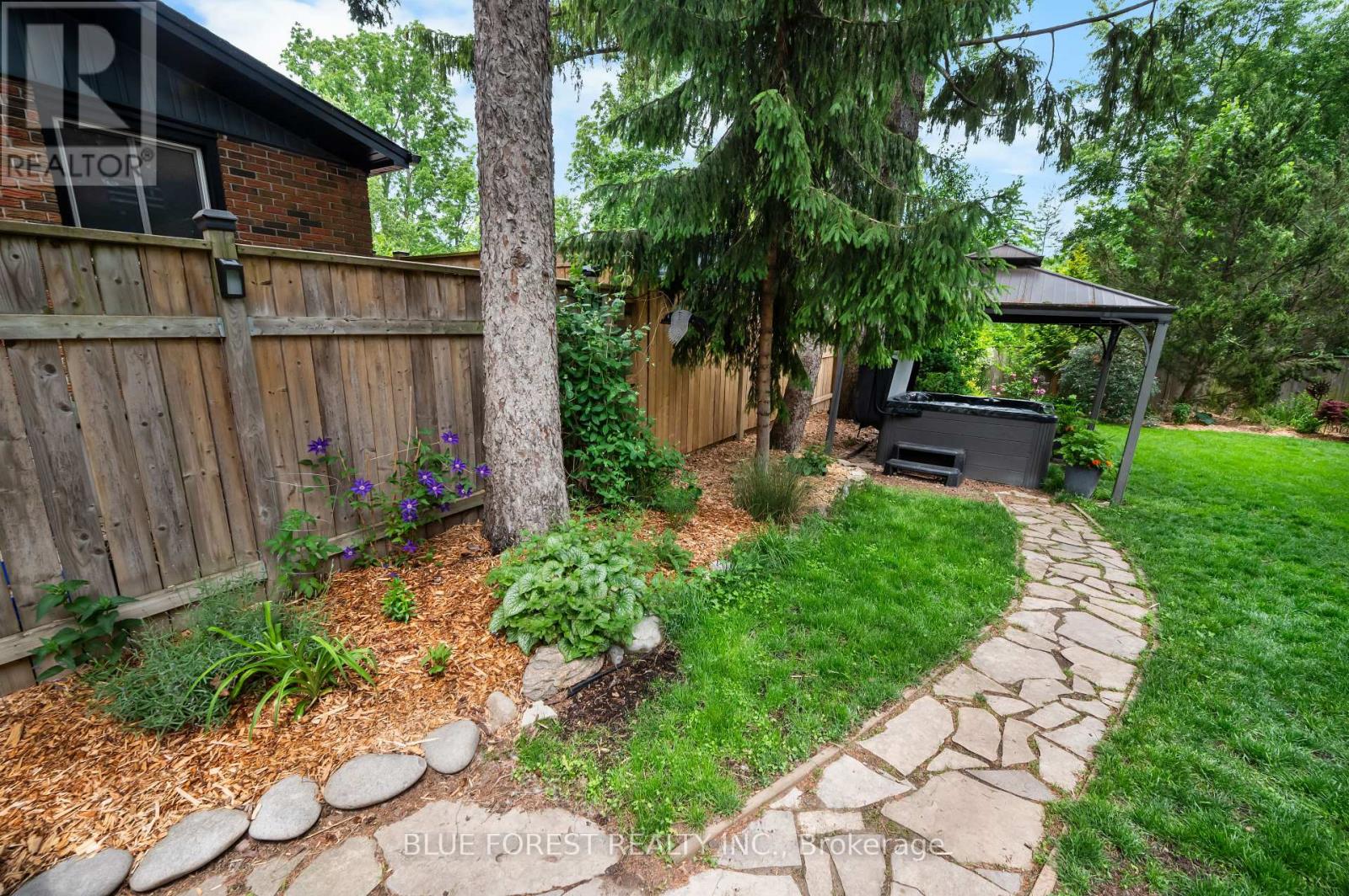 194 BELGRAVE AVENUE - 22