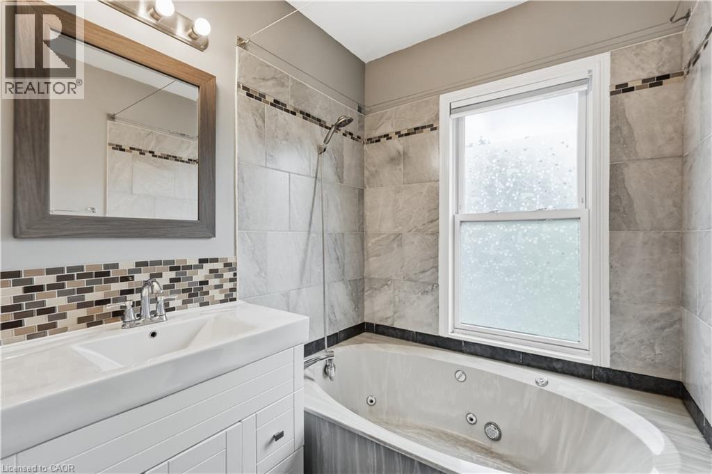 62 CEDAR Avenue - Image 28
