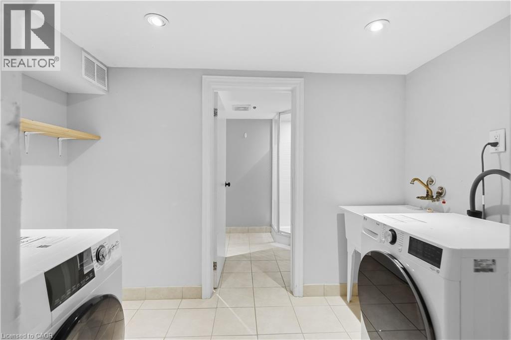 62 CEDAR Avenue - Image 32