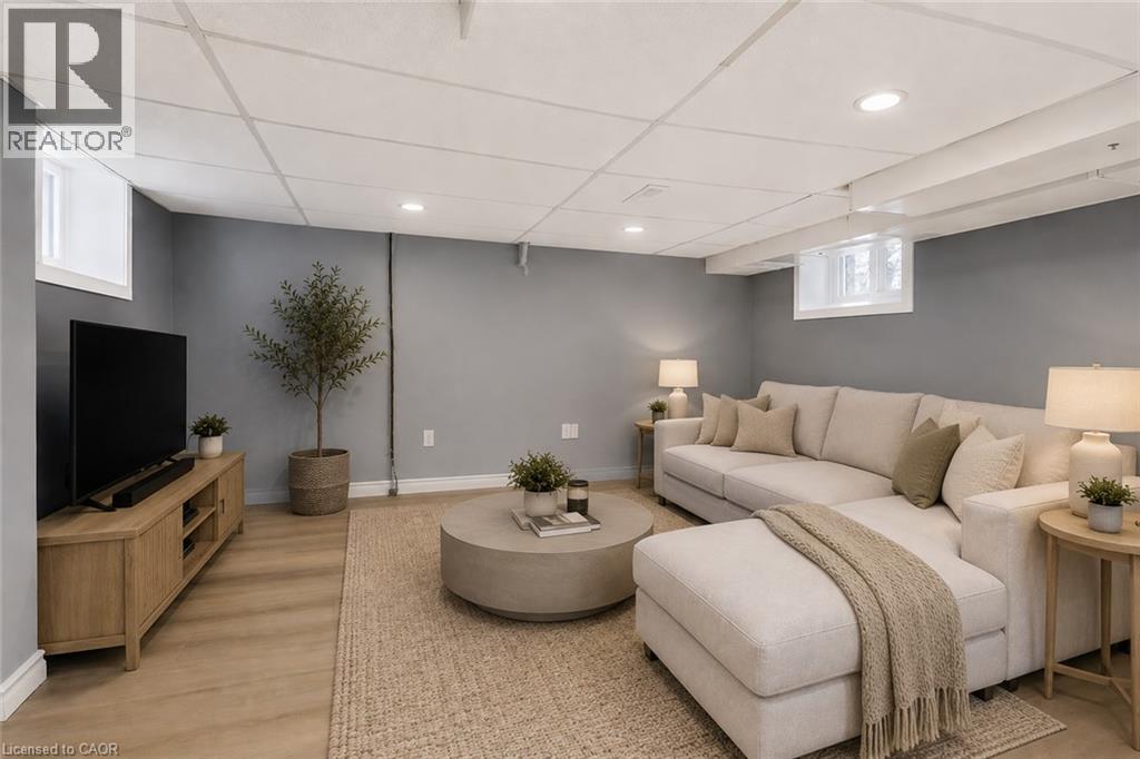 62 CEDAR Avenue - Image 30