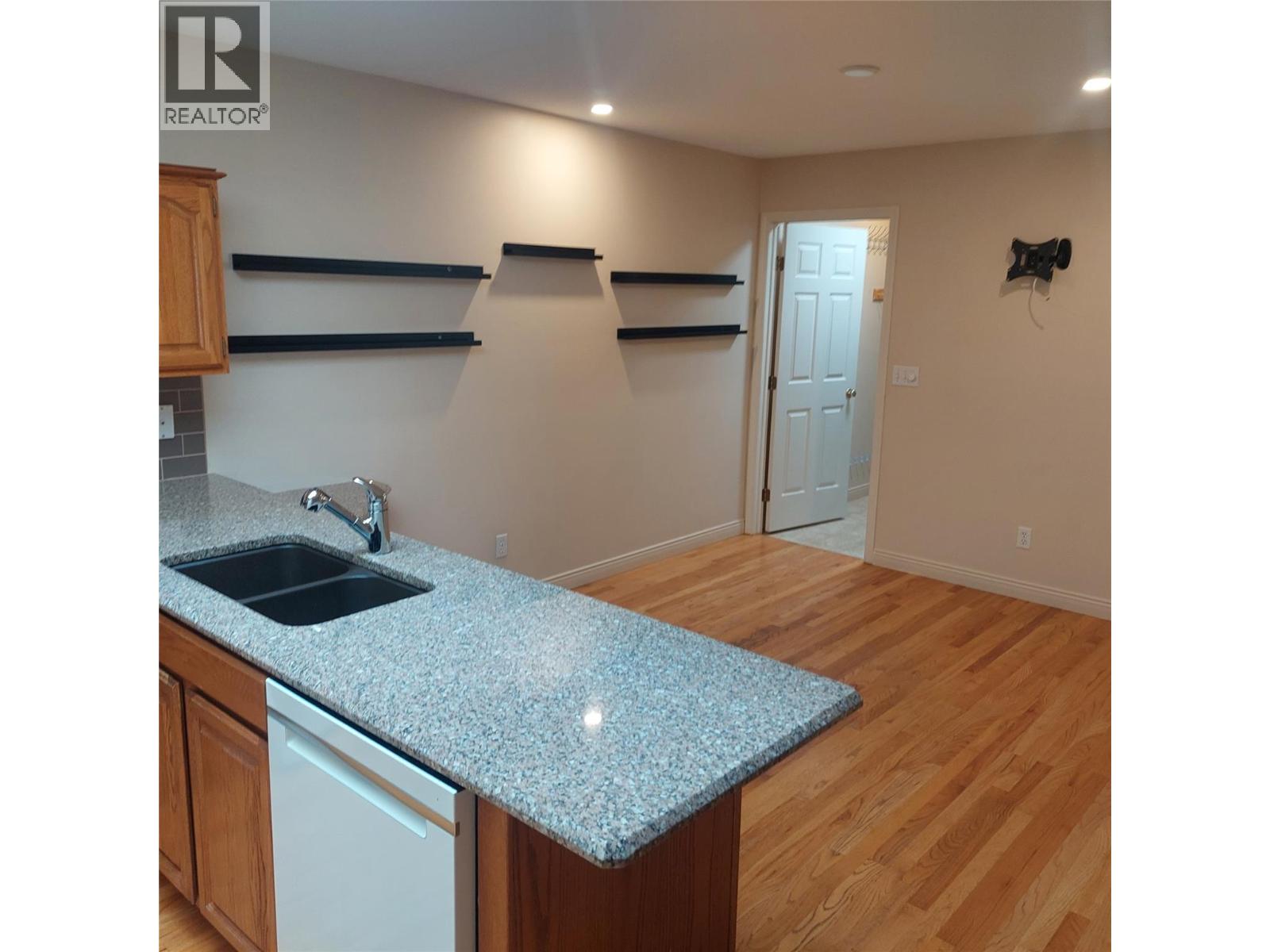 #69 950 Lanfranco Road - Image 10