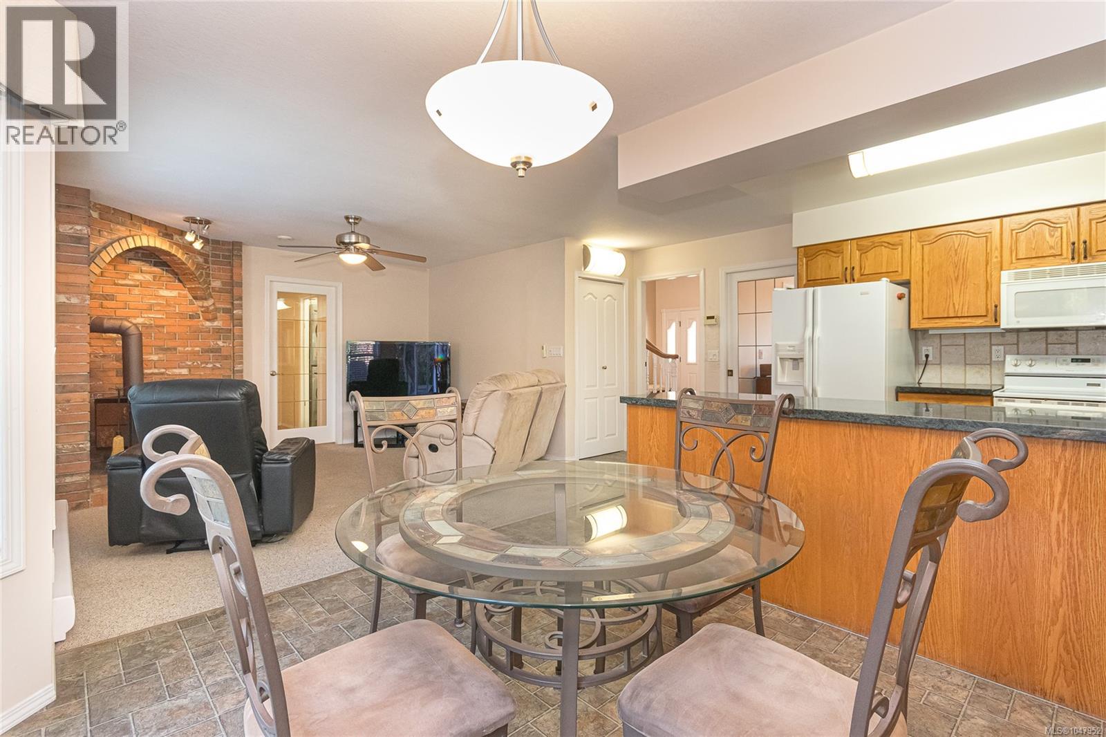  1880 Francisco Terrace, Saanich