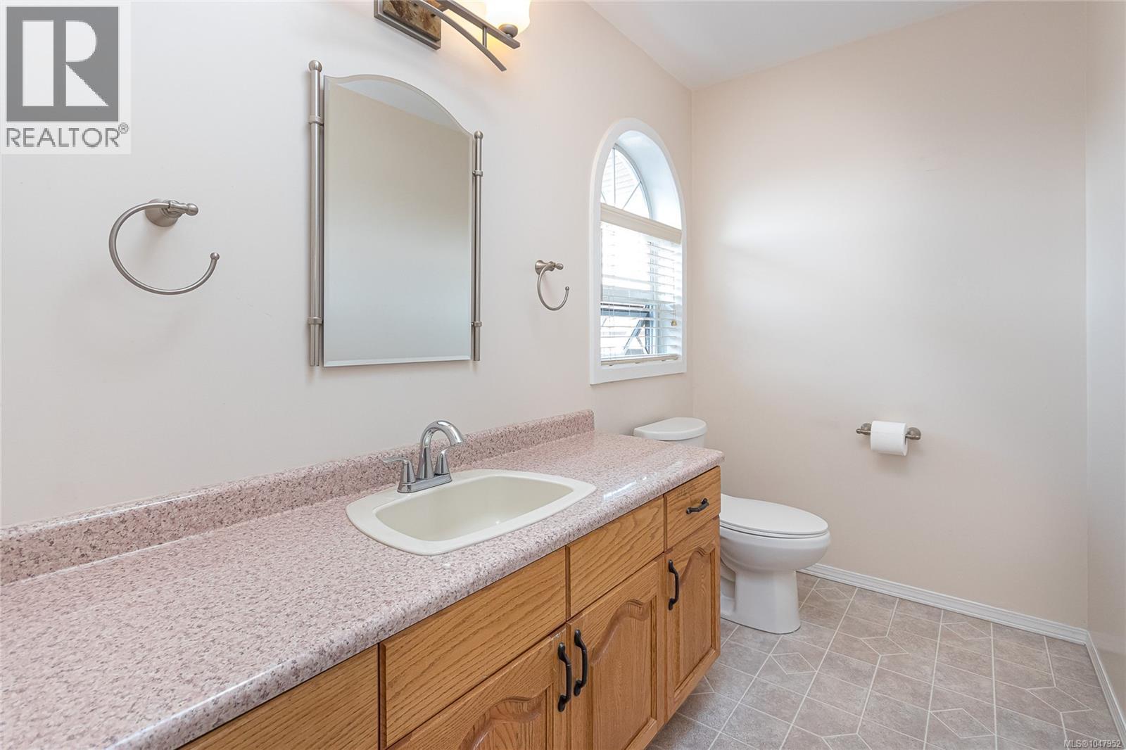  1880 Francisco Terrace, Saanich