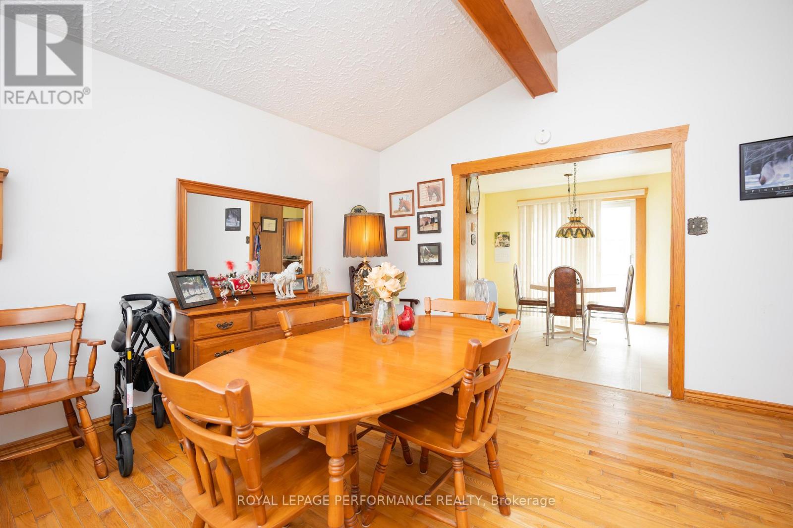 54 VICTORIA STREET W - Image 17
