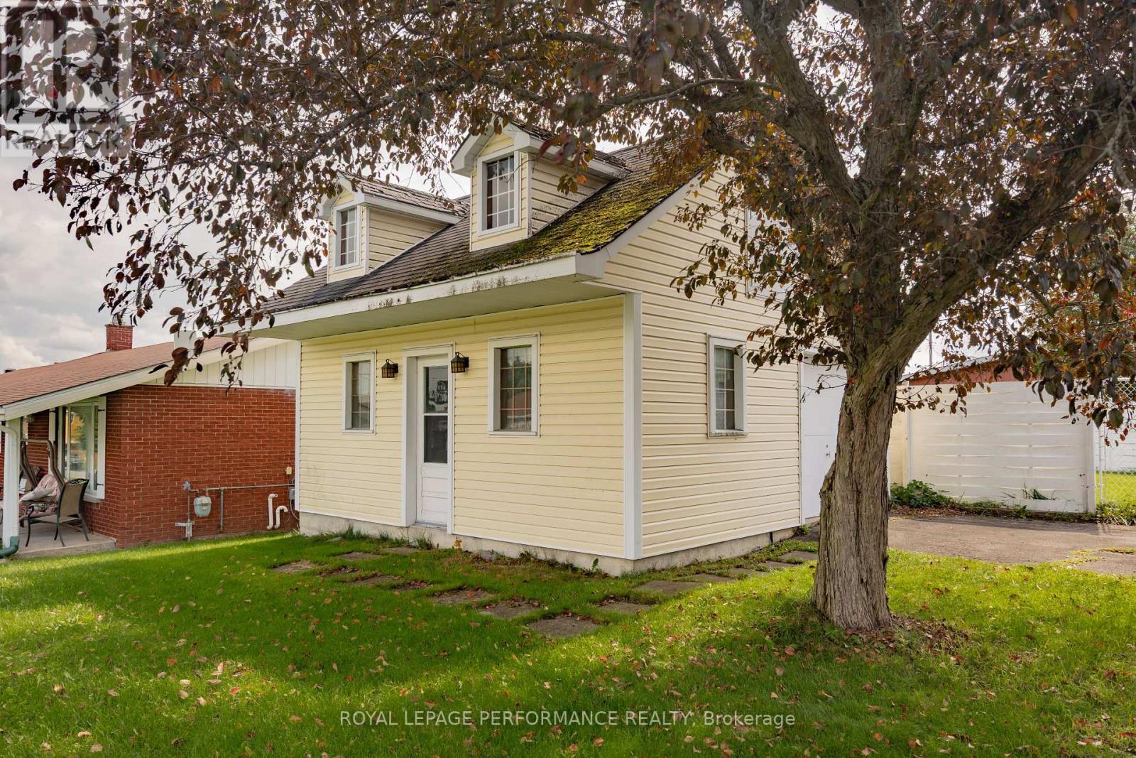 54 VICTORIA STREET W - Image 4