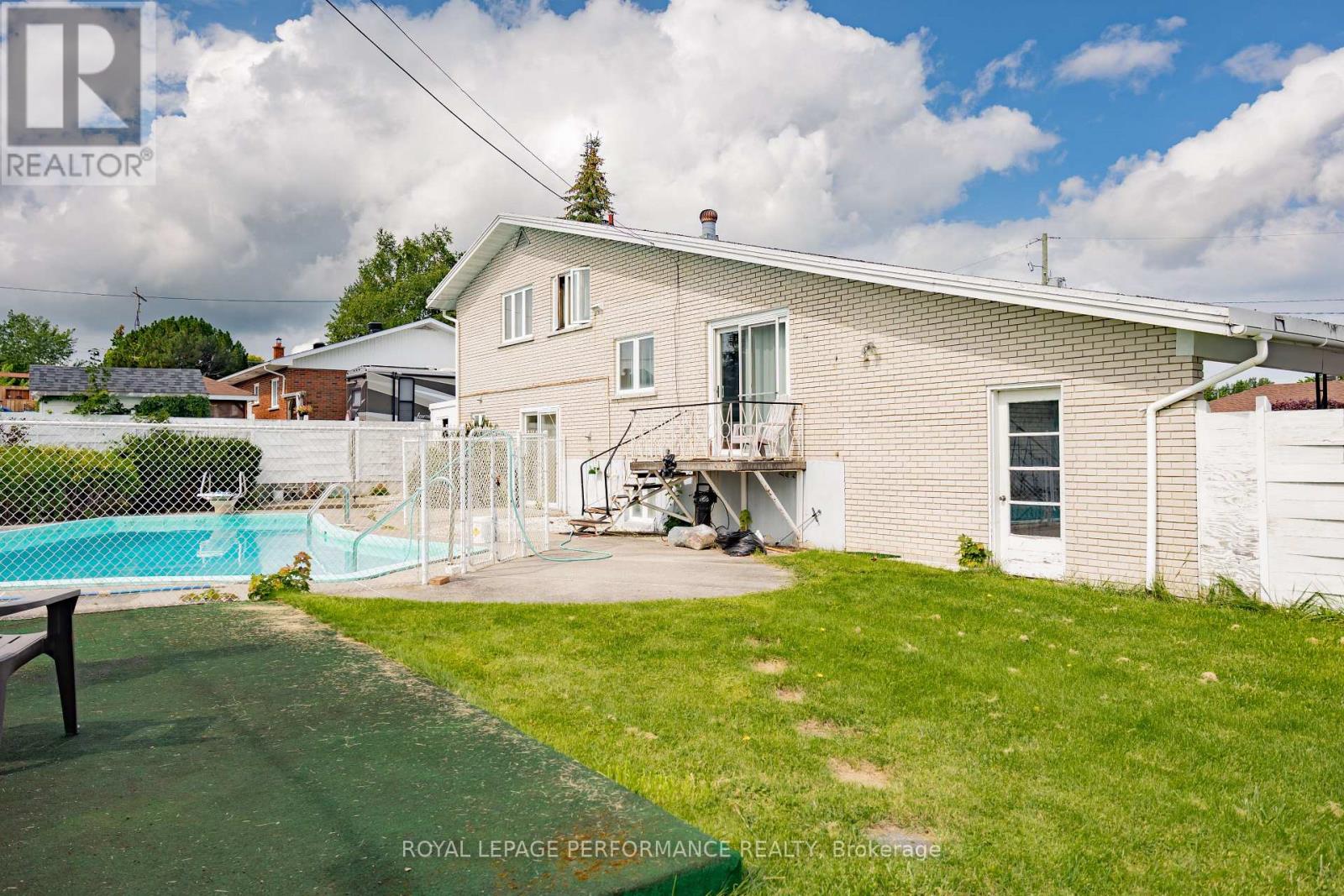 54 VICTORIA STREET W - Image 9
