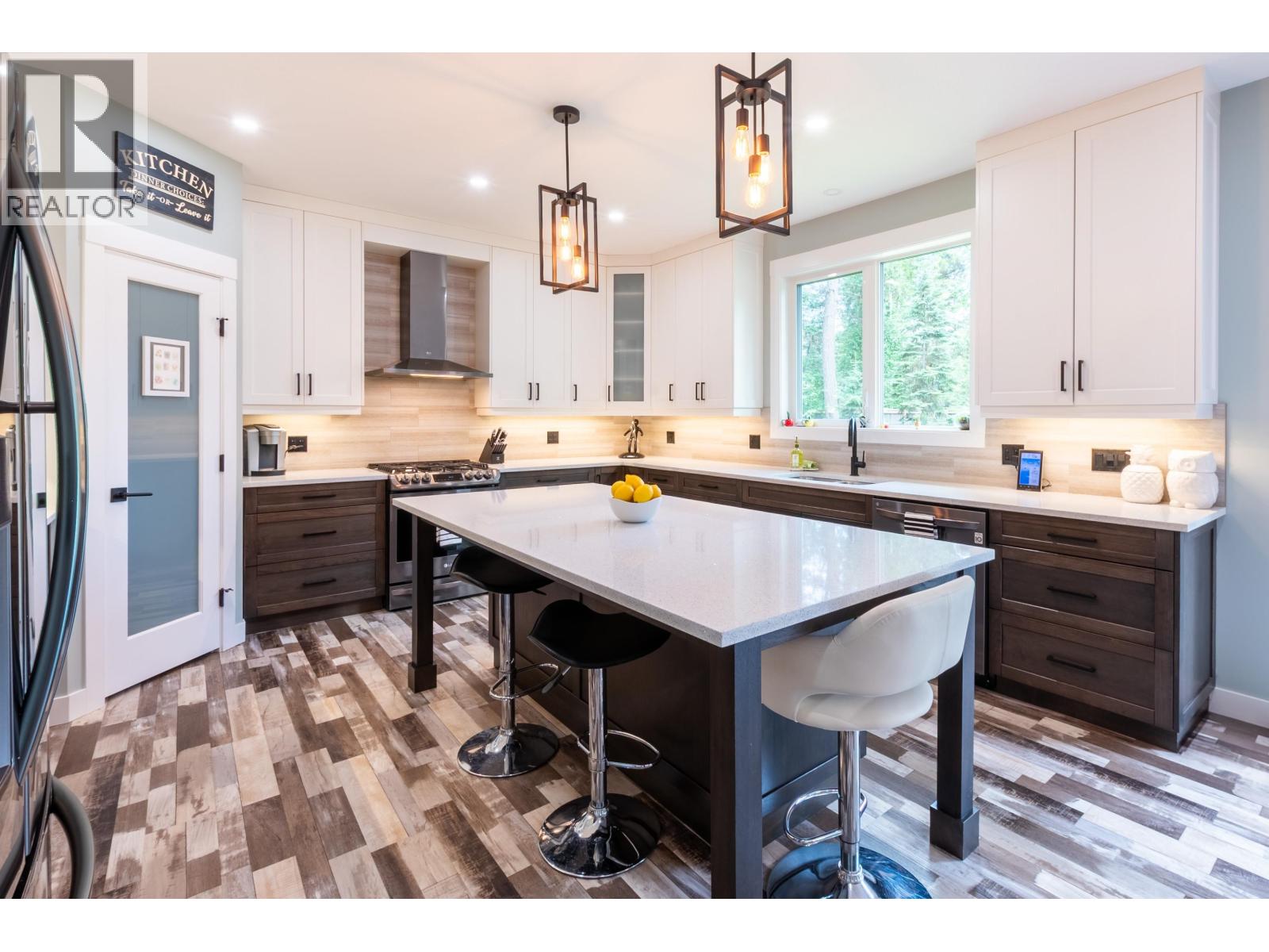Photo 8 of 31 — 14770 NECHAKO CRESCENT · Prince George, BC