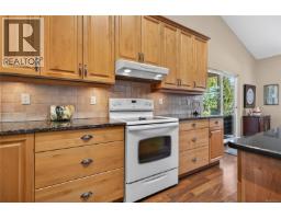 4594 Maple Guard Dr, Bowser, BC V0R1G0 Photo 27