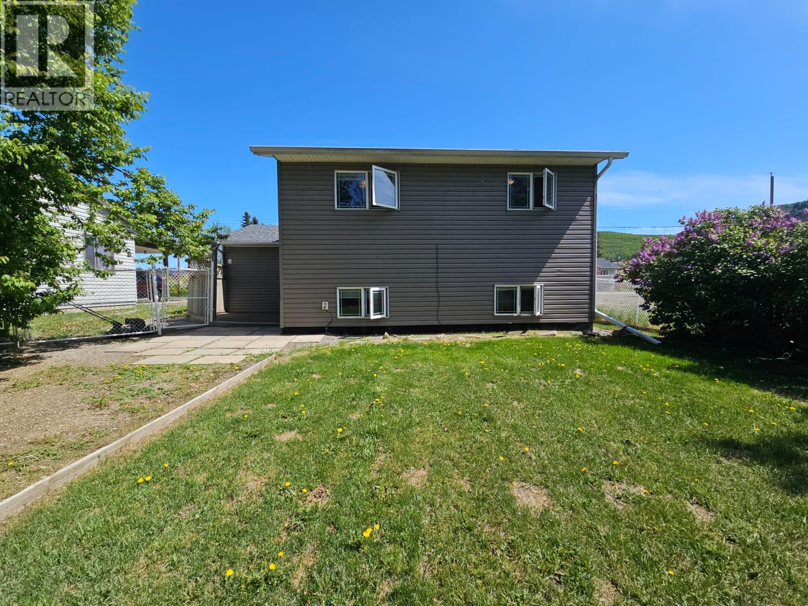 5237 42 Street NE - Image 32