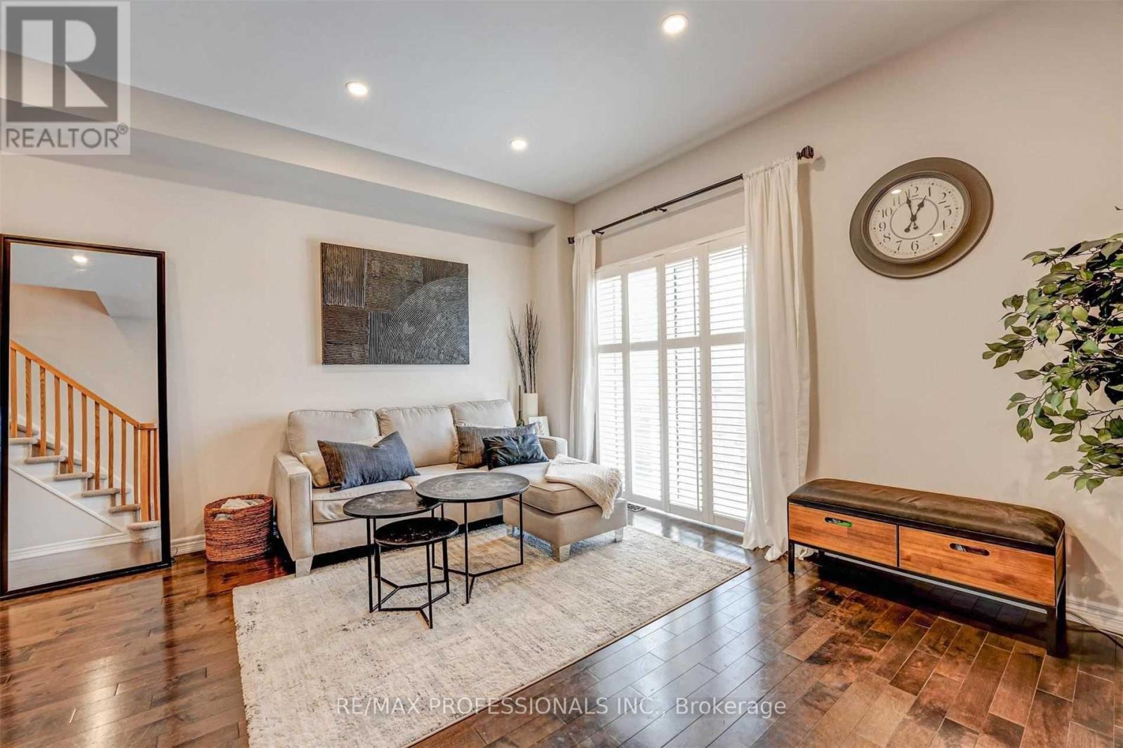 676 ROWLEY COMMON - 28