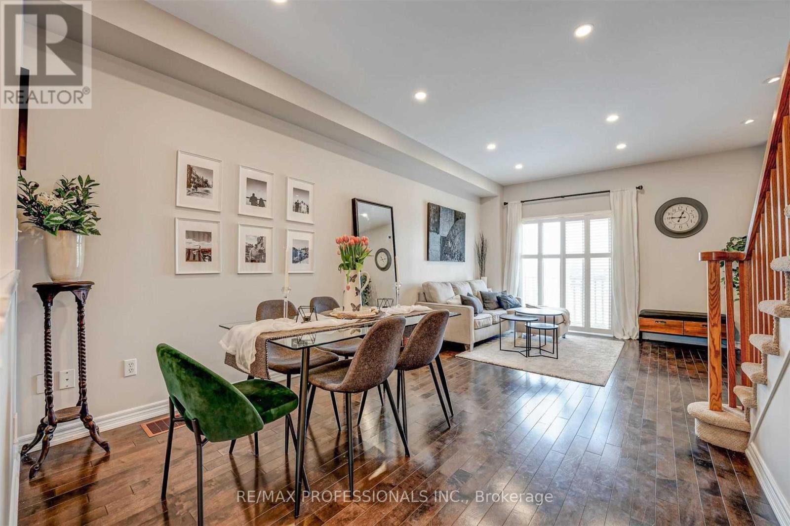 676 ROWLEY COMMON - 9