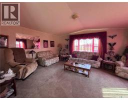 313 1st Street N, North Portal, SK S0C1W0 Photo 12