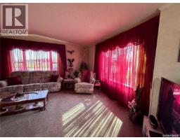 313 1st Street N, North Portal, SK S0C1W0 Photo 13