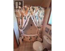 313 1st Street N, North Portal, SK S0C1W0 Photo 27