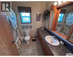 313 1st Street N, North Portal, SK S0C1W0 Photo 28