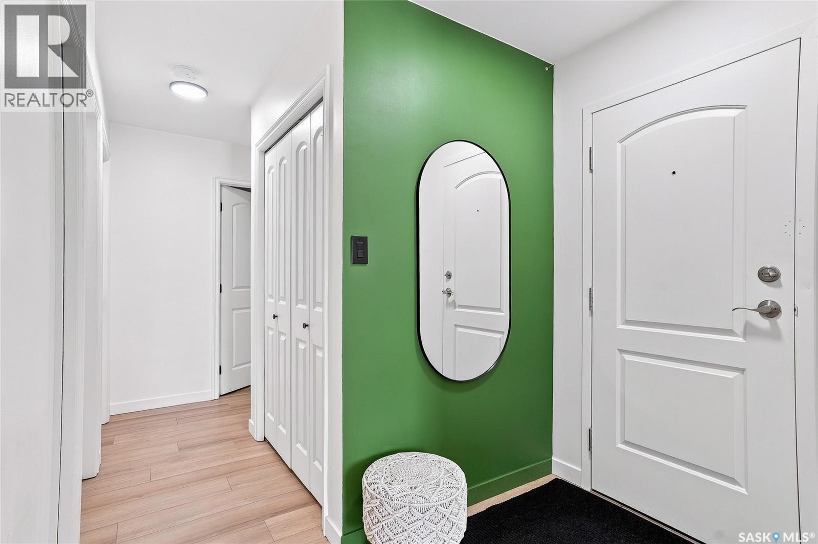 #207 250 Pinehouse PLACE - 2
