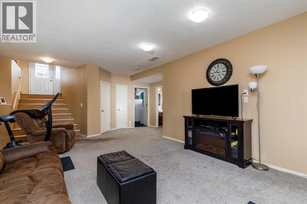 8 Innes Close - 26