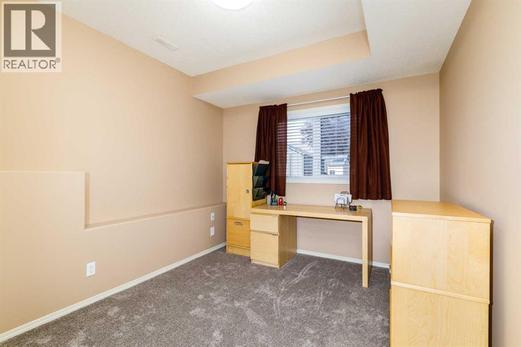 8 Innes Close - 30