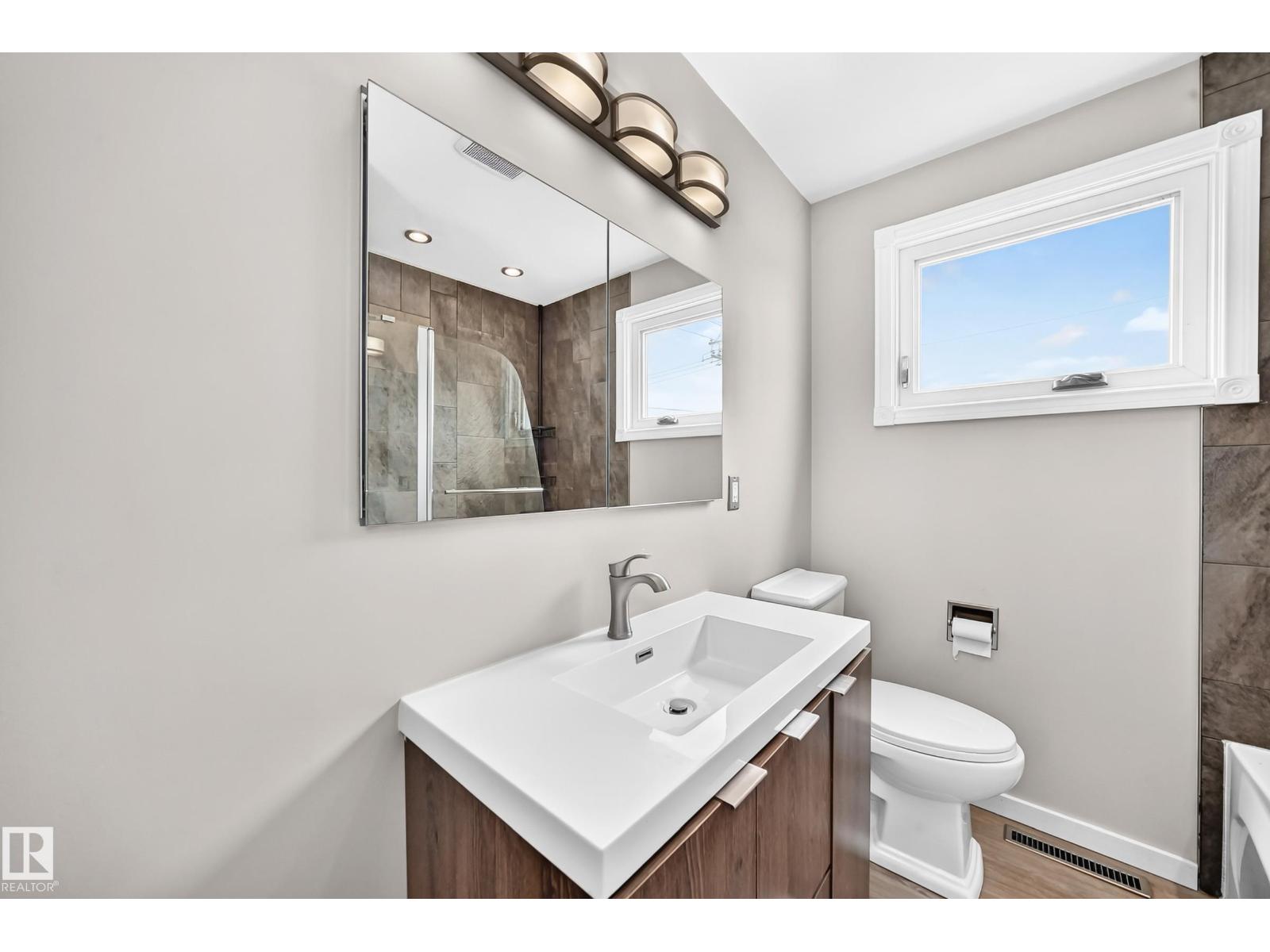 12730 90 ST NW - 26
