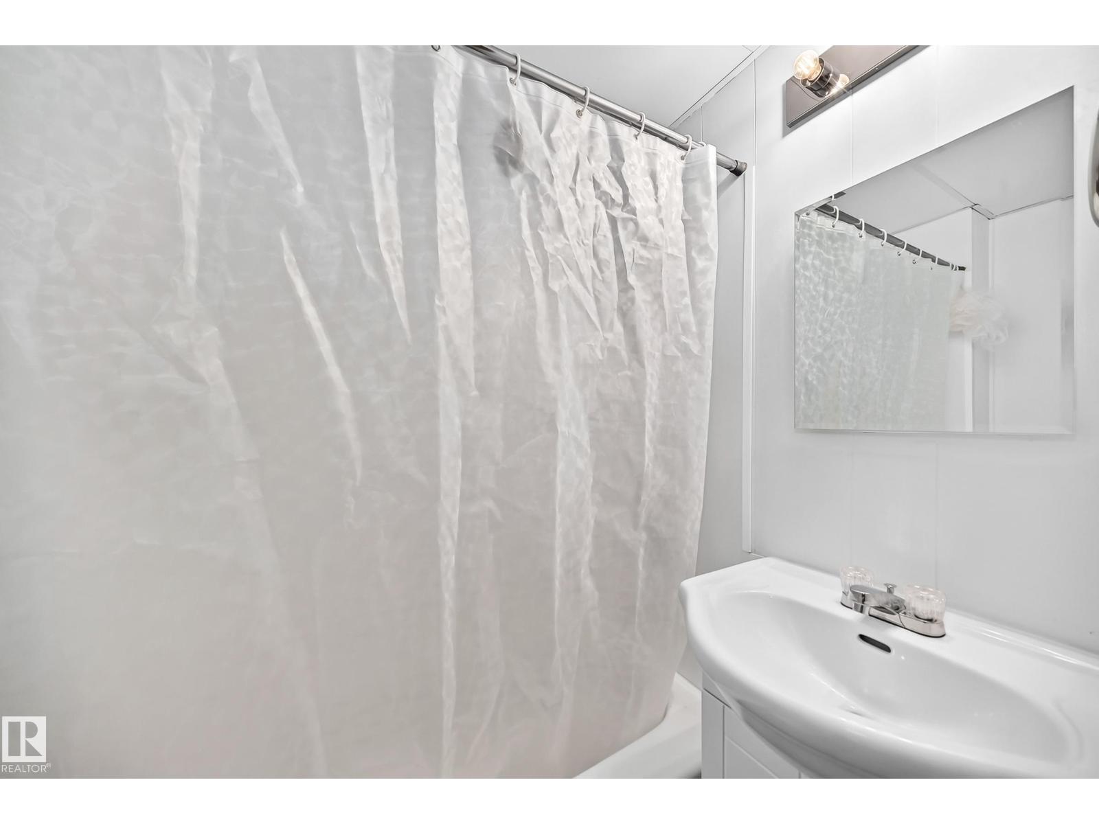 12730 90 ST NW - 44