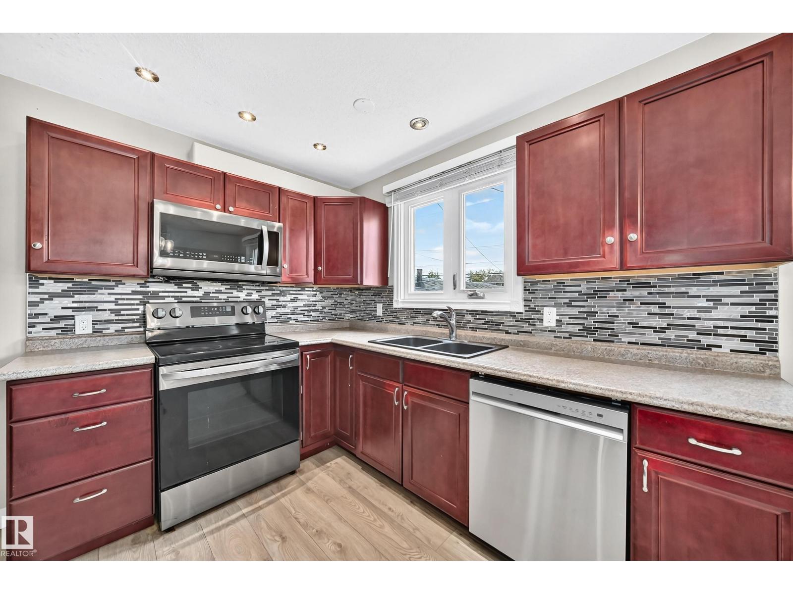 12730 90 ST NW - 7