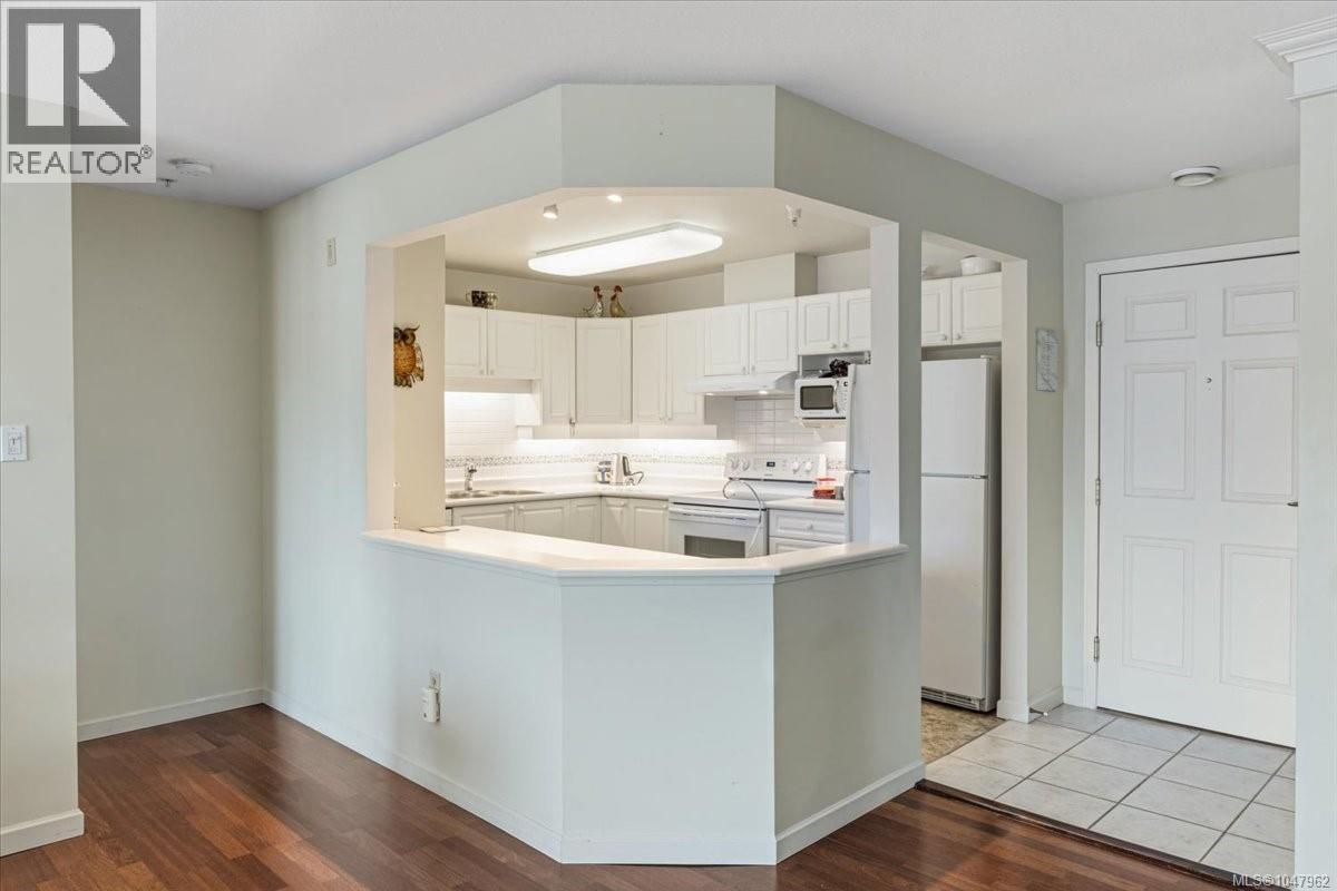 #403 5620 Edgewater Lane - Image 16