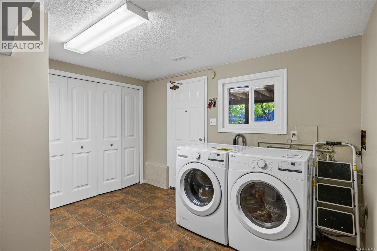 2301 Jingle Pot Rd - Image 22