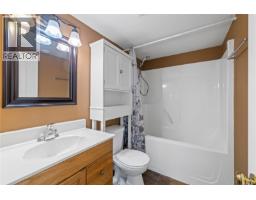 2301 Jingle Pot Rd, Nanaimo, BC V9R6W2 Photo 23
