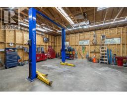 2301 Jingle Pot Rd, Nanaimo, BC V9R6W2 Photo 39