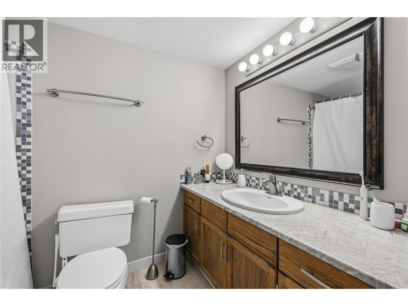 #234 3842 Gordon Drive - 14