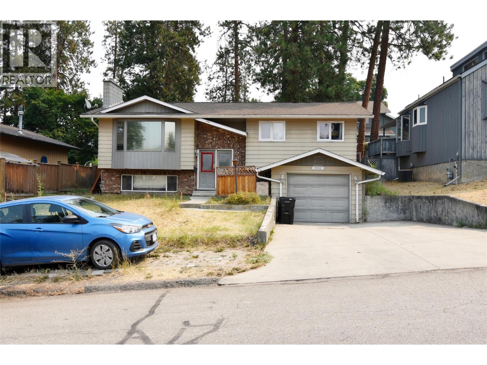 3907 17 Street - 5