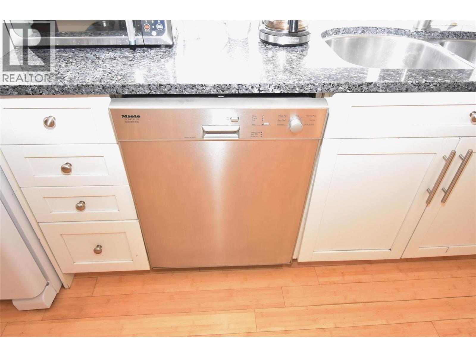 3907 17 Street - 25