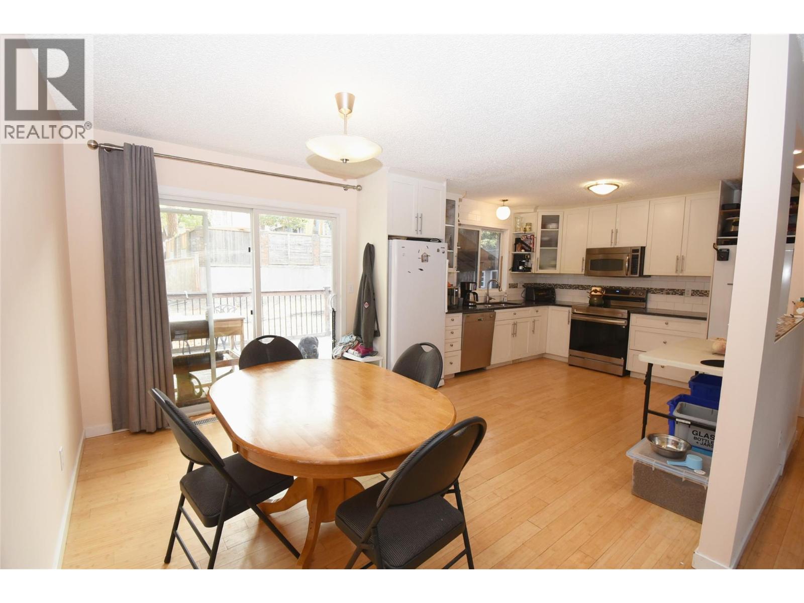 3907 17 Street - 18
