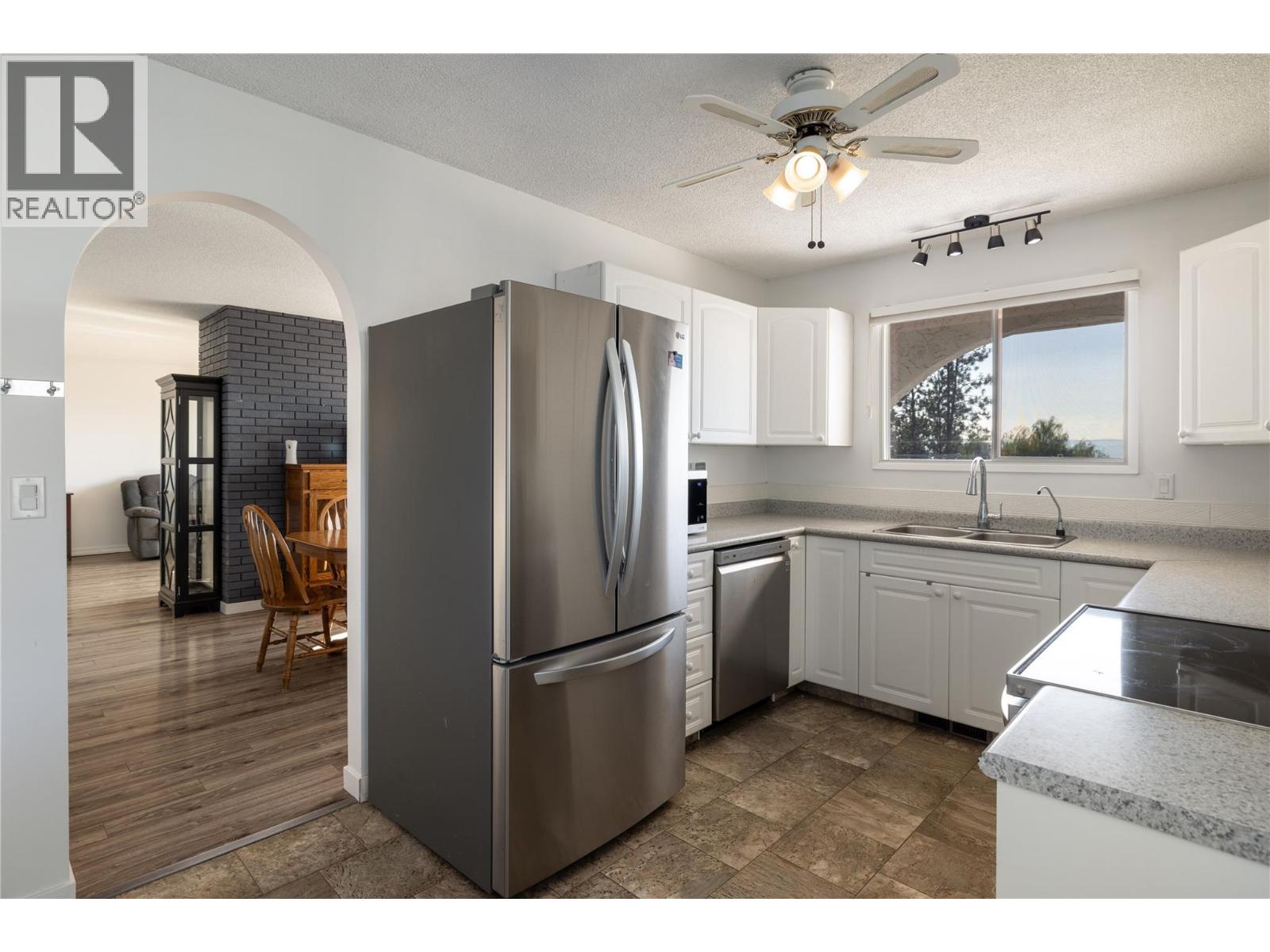 1035 Toovey Road - 2