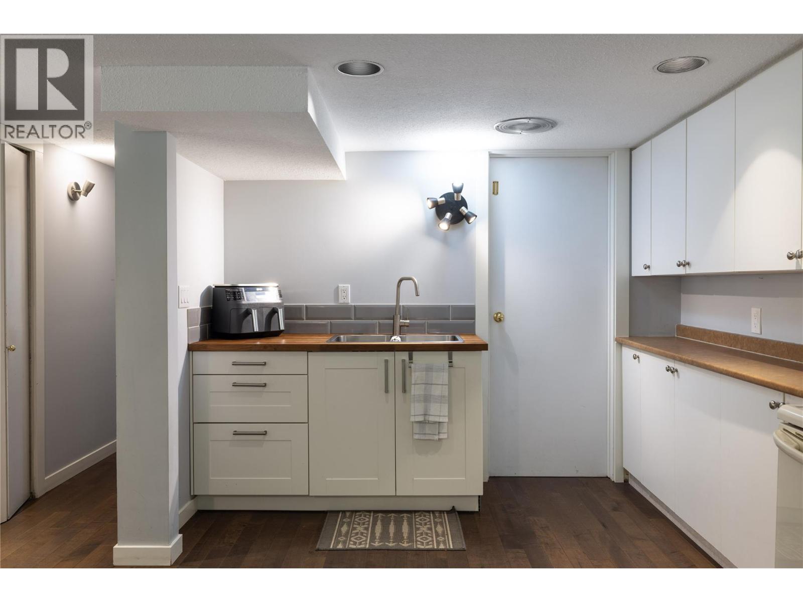 1035 Toovey Road - 21