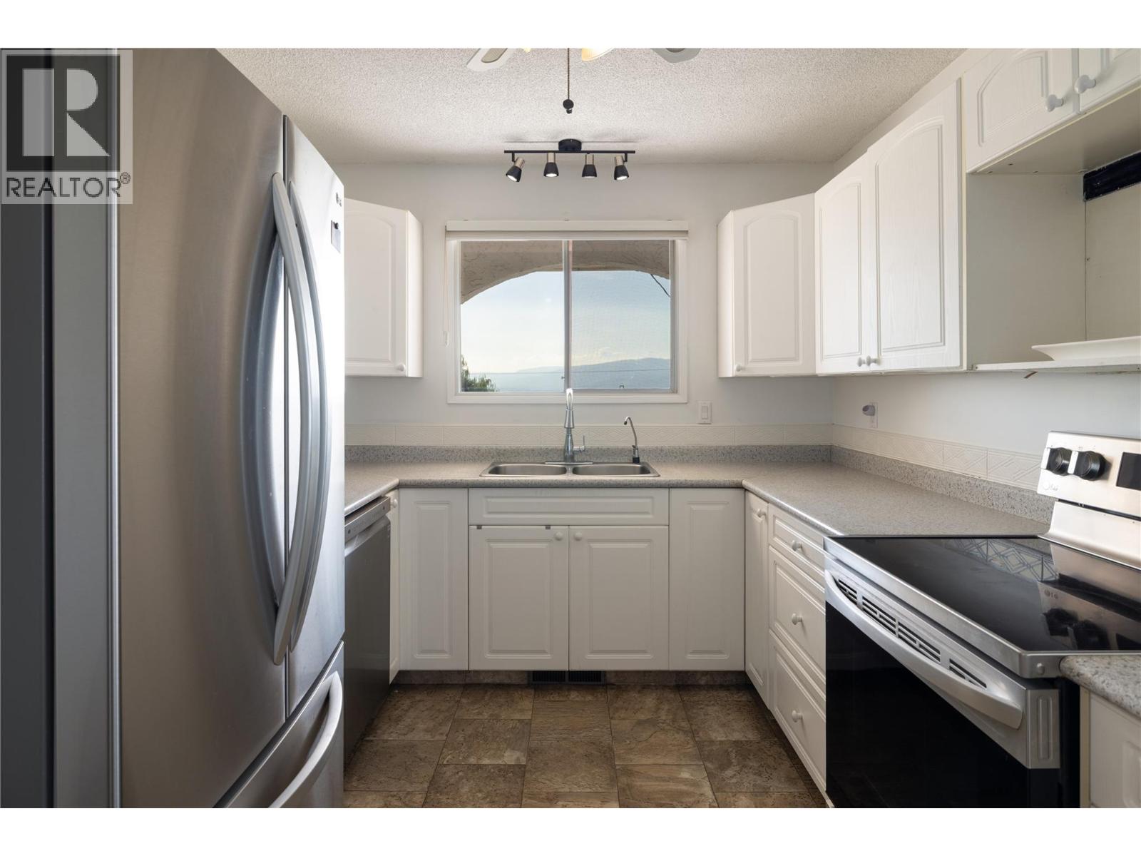 1035 Toovey Road - 3